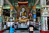 Myanmar - Sagaing hill, Soon U Ponya Shin Paya 'early offering shrine'. 